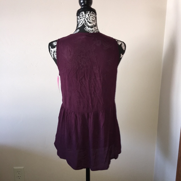 Sleeveless top in Plum - Picture 3 of 6